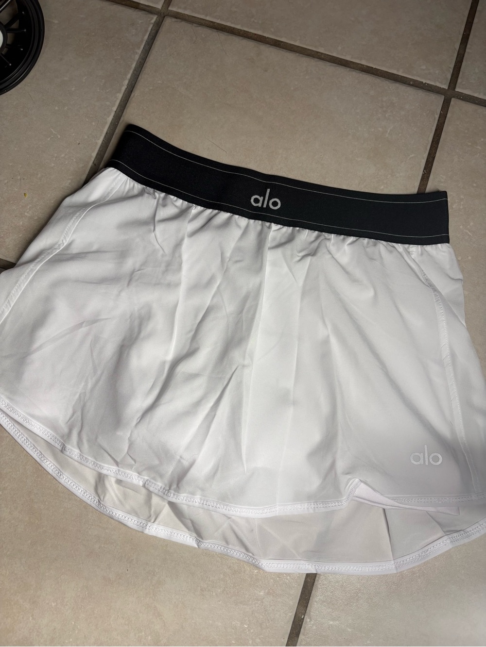 ALO Yoga White Skater Skirt with Black Waistband - Picture 1 of 4